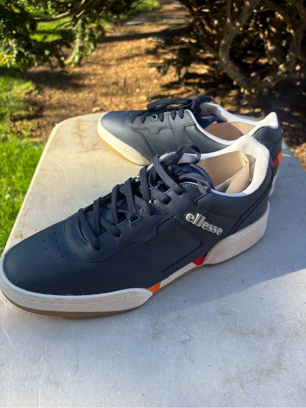 Ellesse Navy Low-Top Sneakers with White Trim
